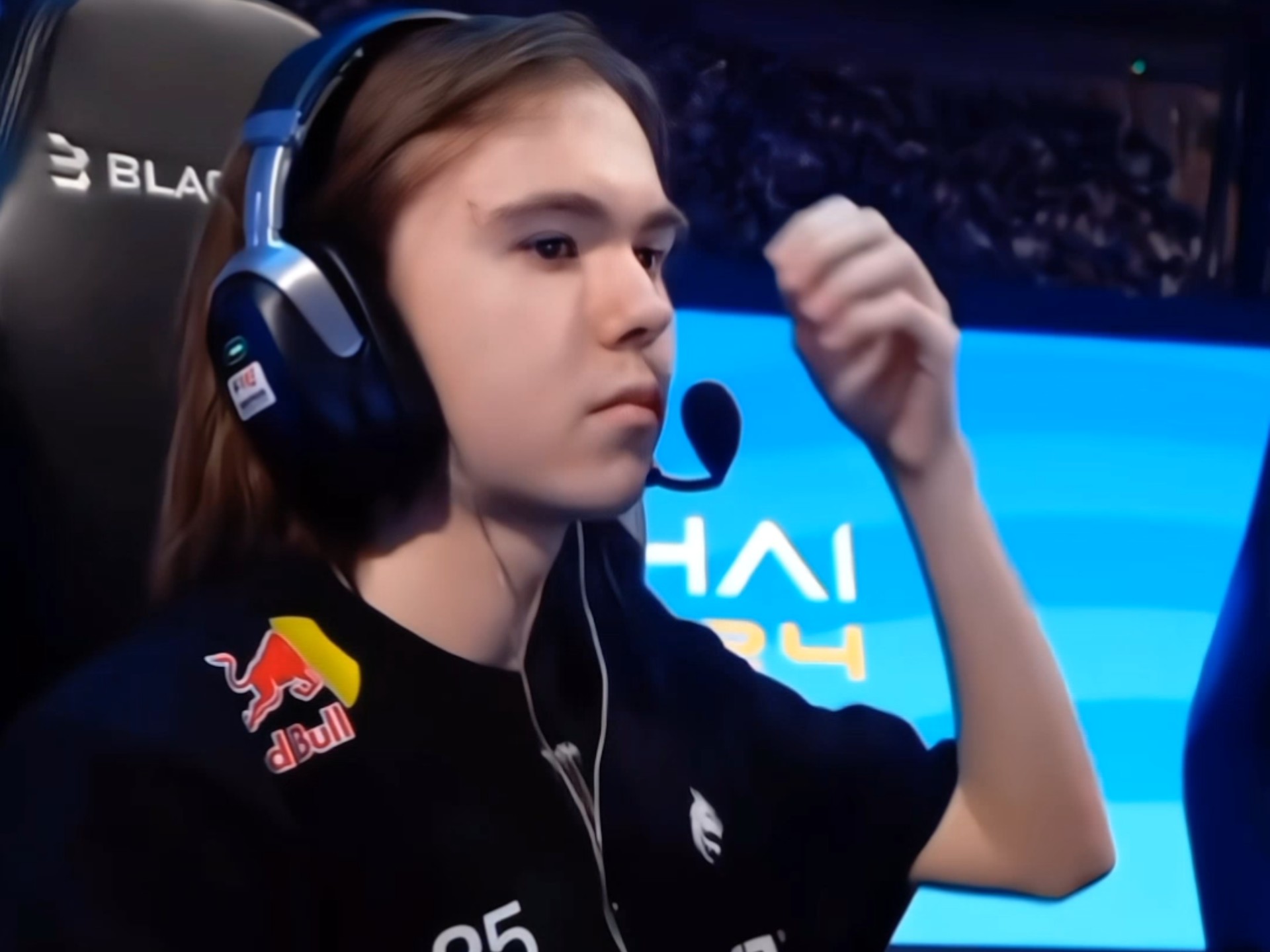 一项令人热 一项令人热