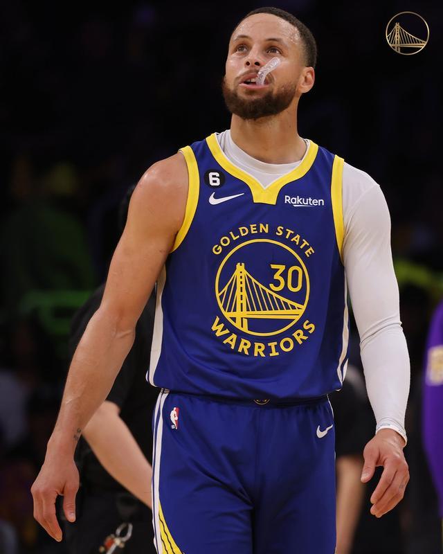 上港战袍重 上港战袍重