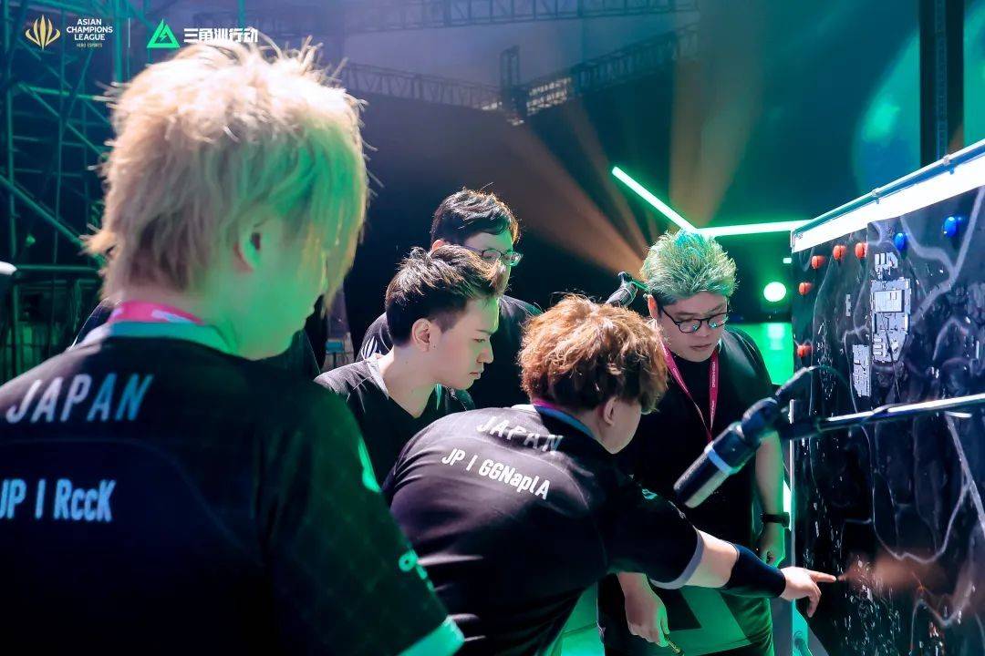 战雷霆等西 战雷霆等西