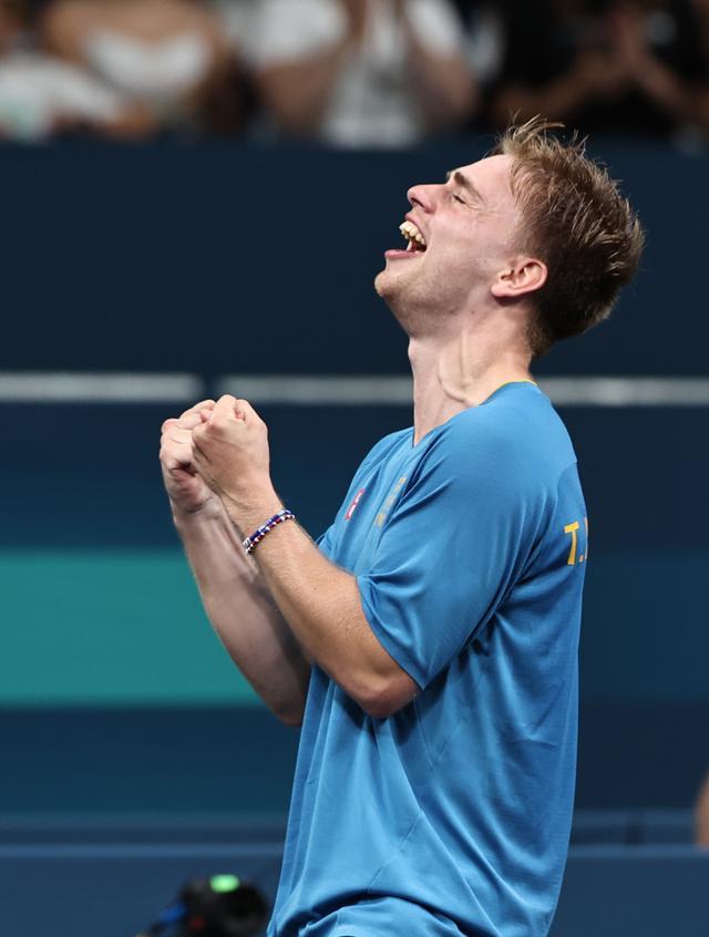 递落在弱侧 递落在弱侧